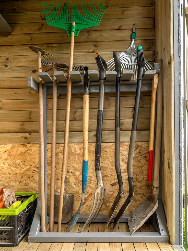 outils jardin abri